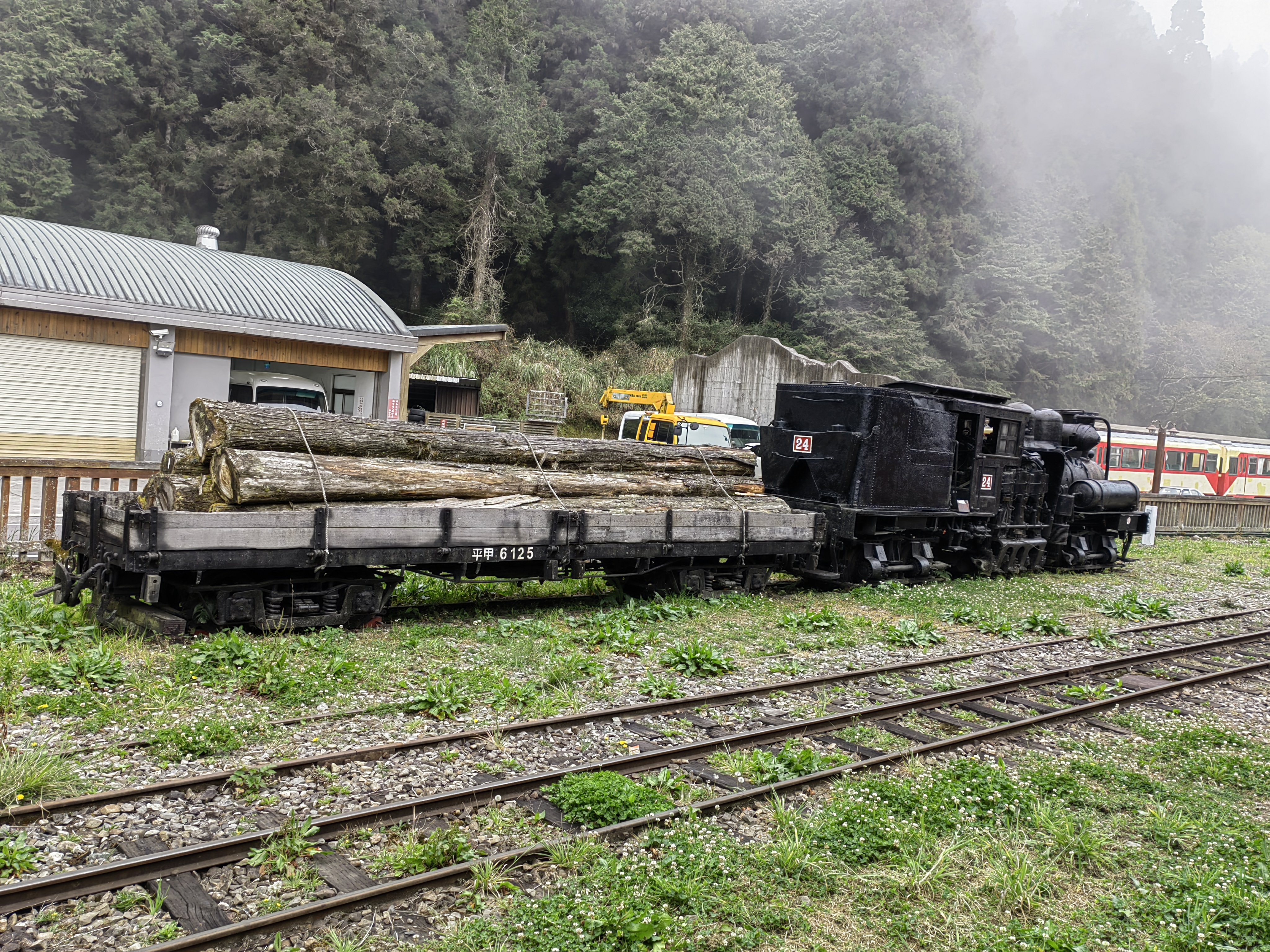 Alishan Trains